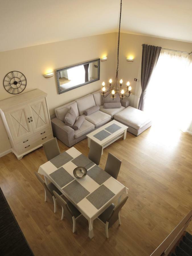 Luxury Zola *